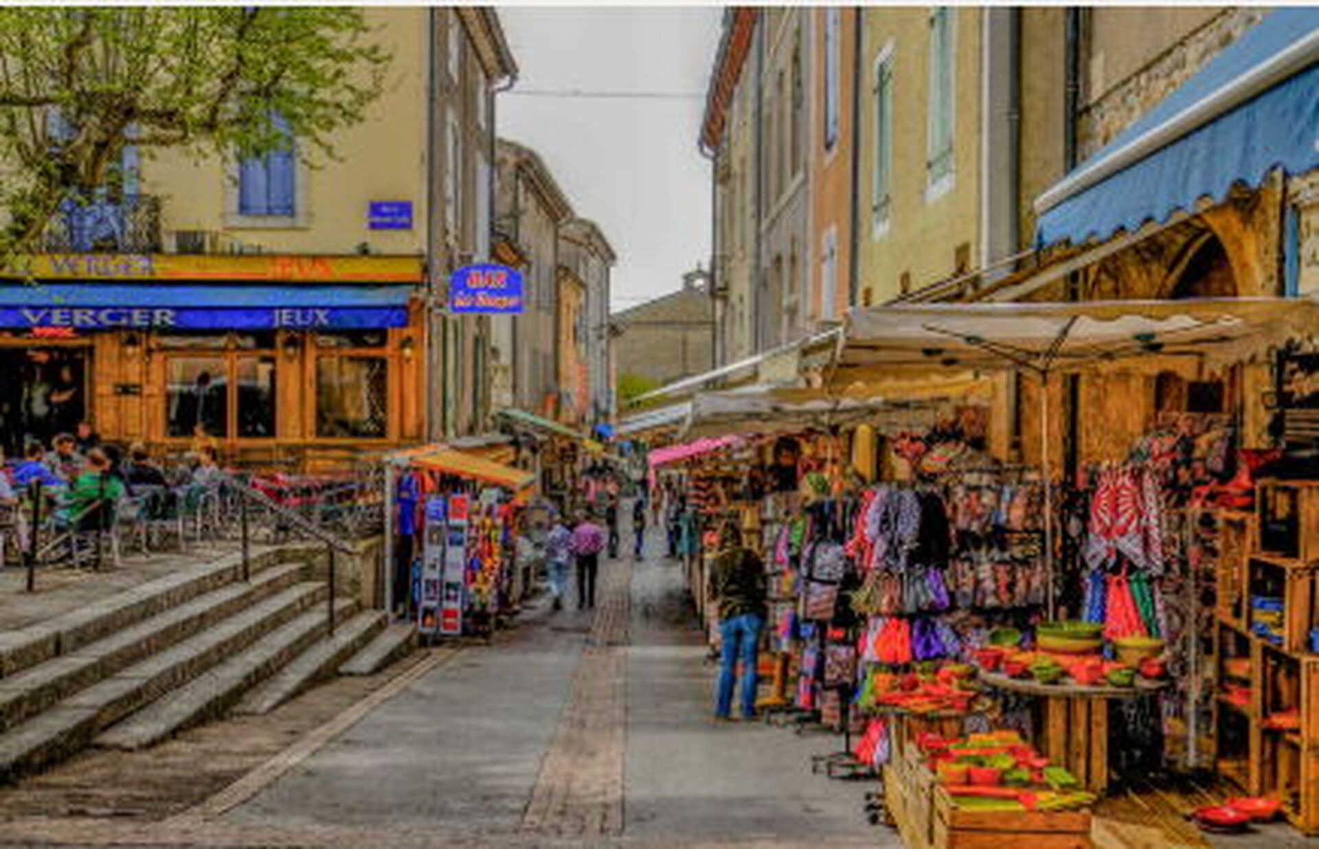 Le marché de Vallon-Pont-d'Arc