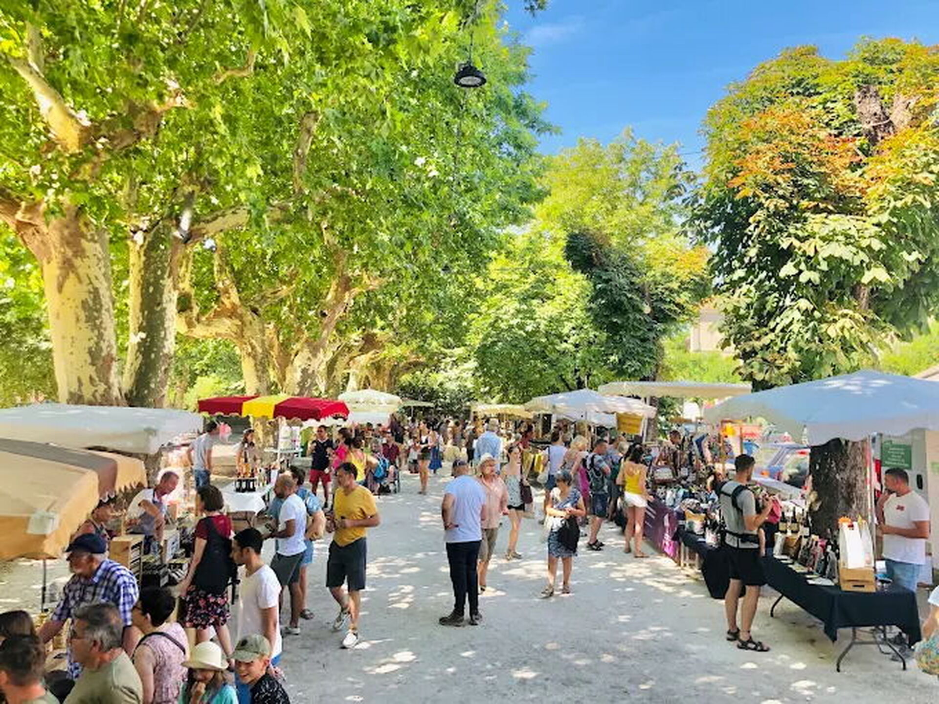 Marché de Barjac, aux portes de l'Ardèche
