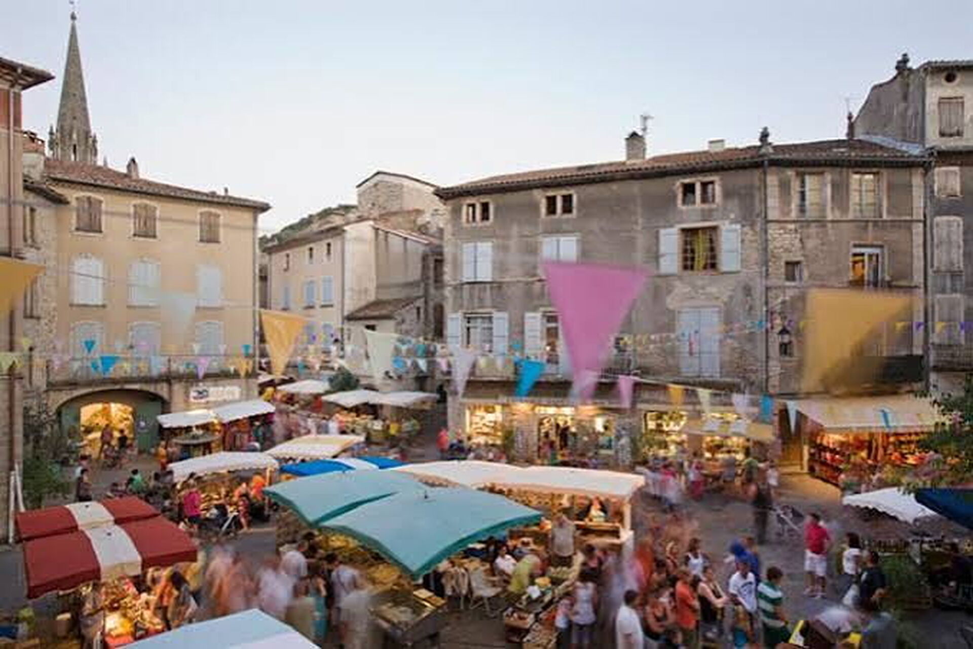 Marché des Vans en Ardèche