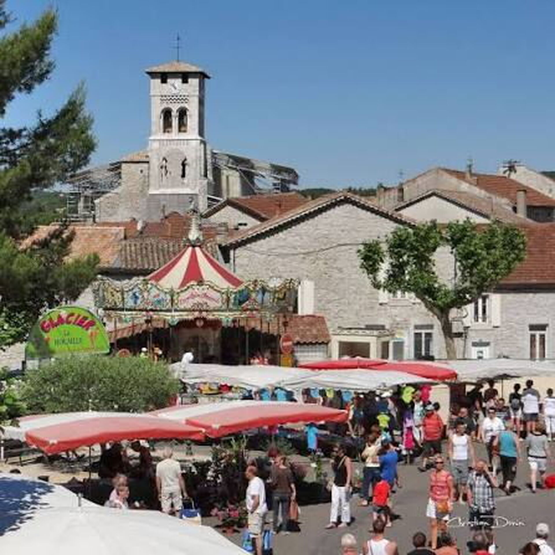 Marché de Saint-Alban-Auriolles en Ardèche