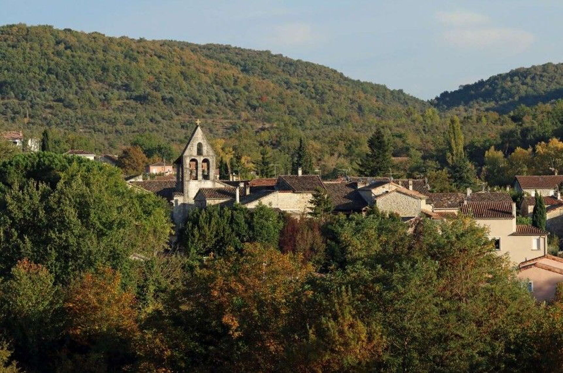 Pradons, petit village médiéval au bord de l'Ardèche
